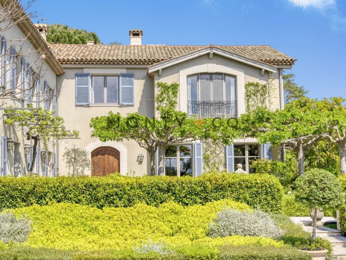 Vente Bastide de Luxe au Cap d'Antibes - Un Écrin Méditerranéen Unique