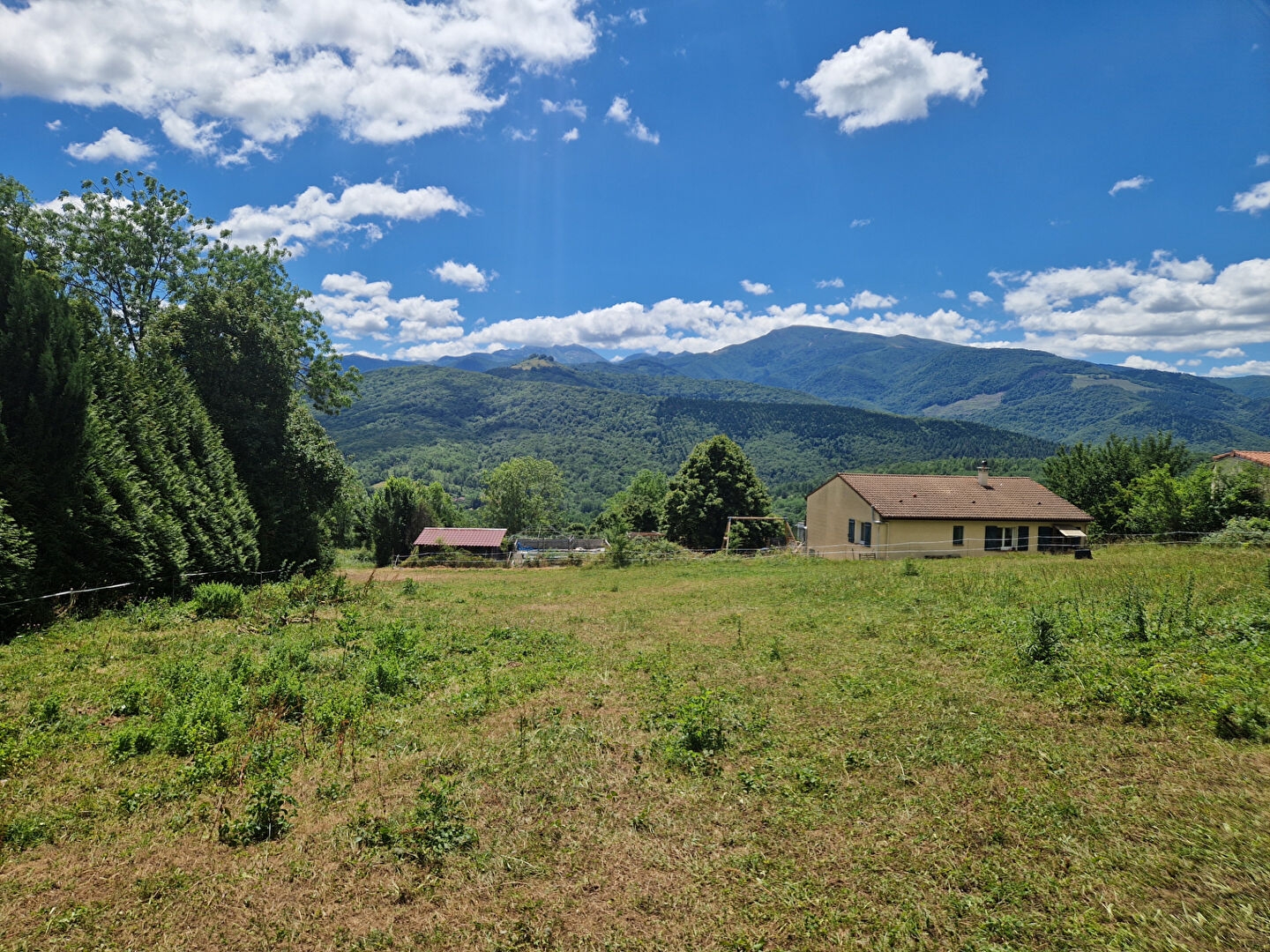 Terrain constructible d'environ 1500 m2