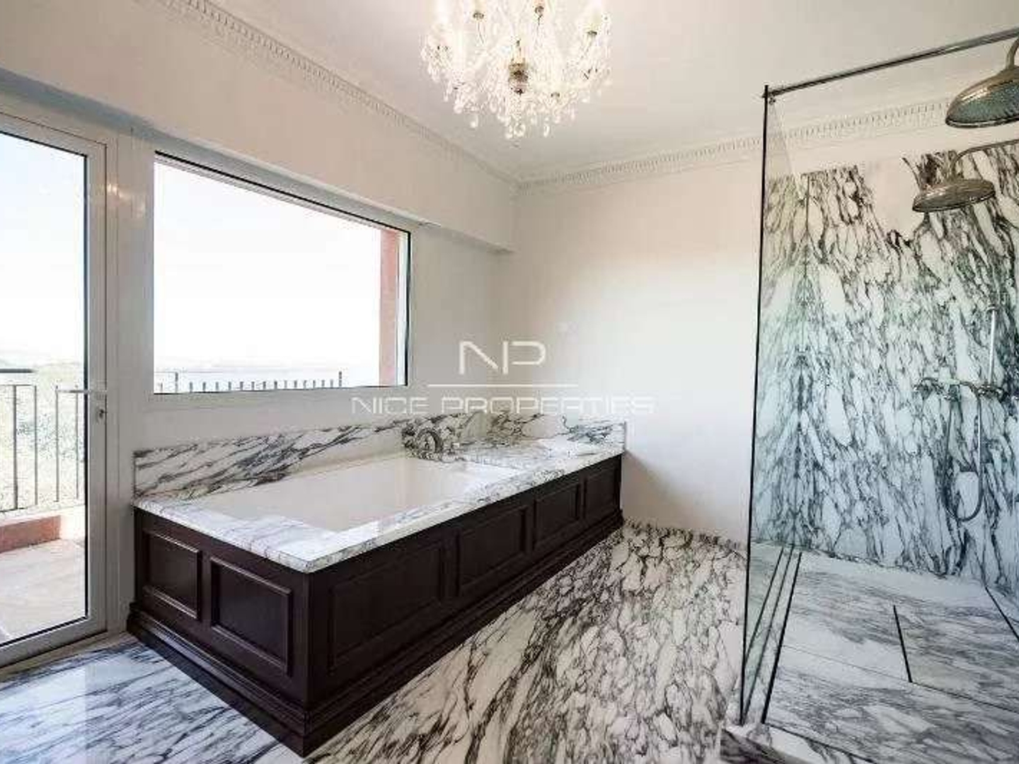 Maison à vendre - 10 pièces - 750m2 - Théoule-Sur-Mer (06590)