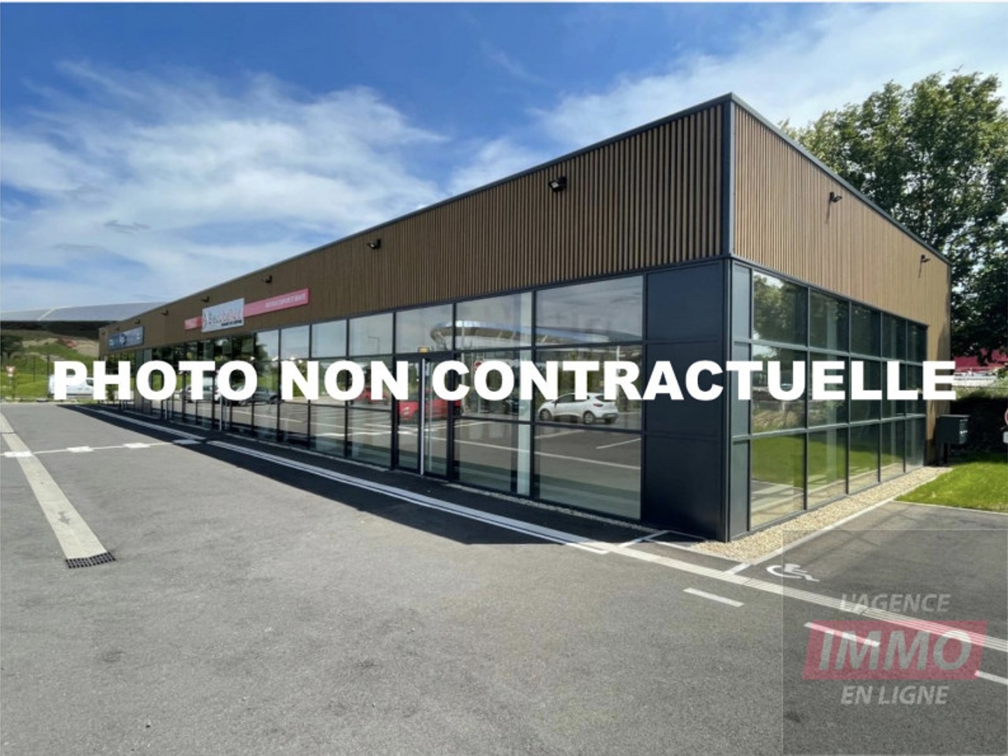 Local 1 pièce 526 m²