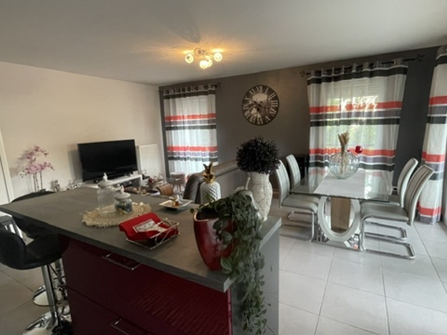 Appartement à vendre - 4 pièces - 90m2 - Saint-Genis-Pouilly (01630)