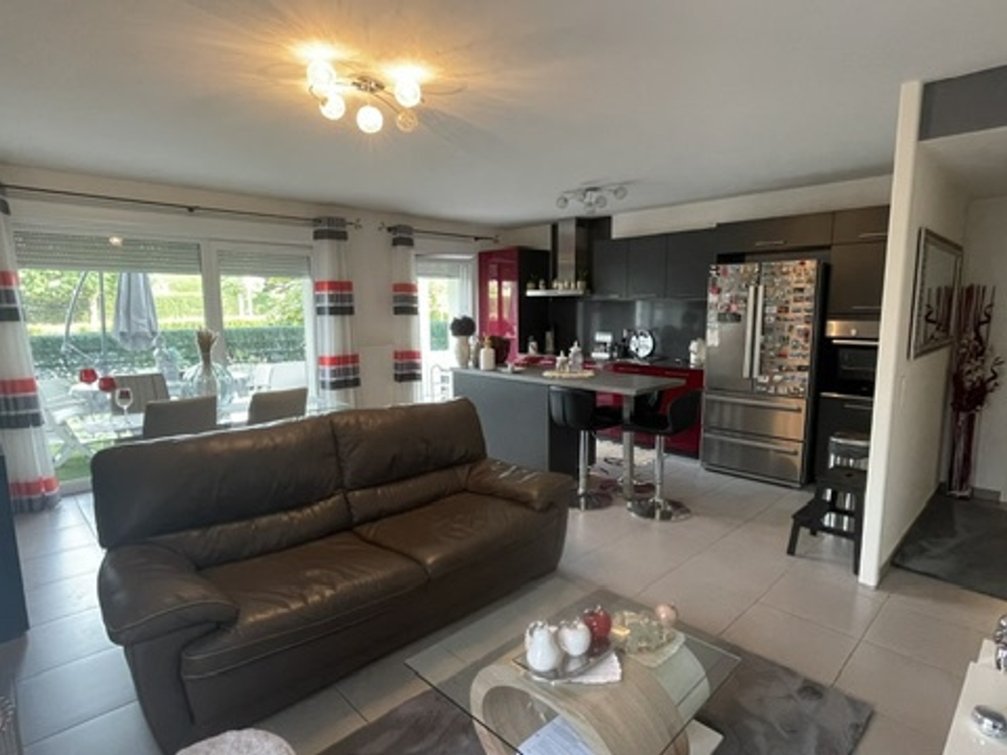 Appartement à vendre - 4 pièces - 90m2 - Saint-Genis-Pouilly (01630)