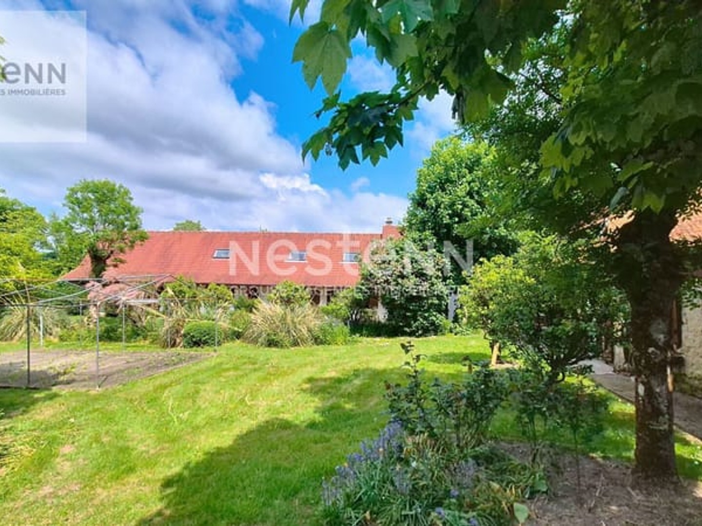 Bureaux 12 pièces 1000 m²