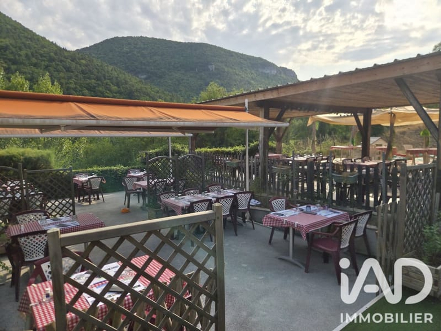 Magasin à vendre - 1 pièce - 140m2 - Mostuéjouls (12720)