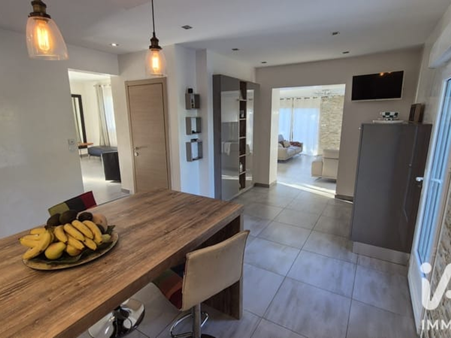 Maison à vendre - 8 pièces - 250m2 - Chabeuil (26120)