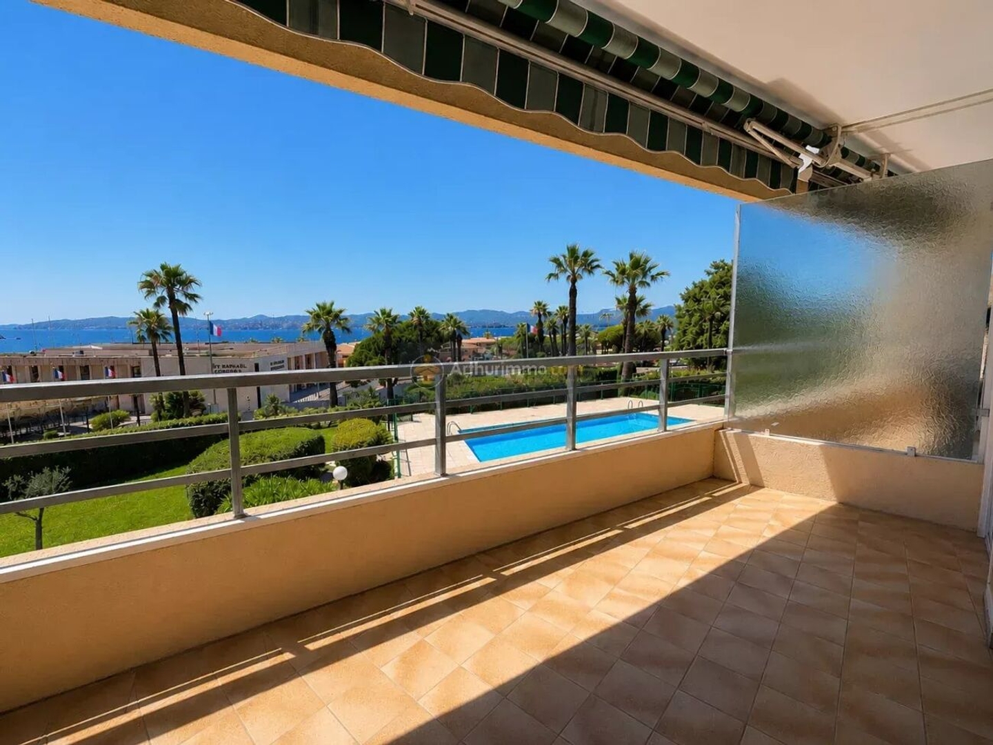 Appartement à vendre - 1 pièce - 30m2 - Saint-Raphaël (83530)