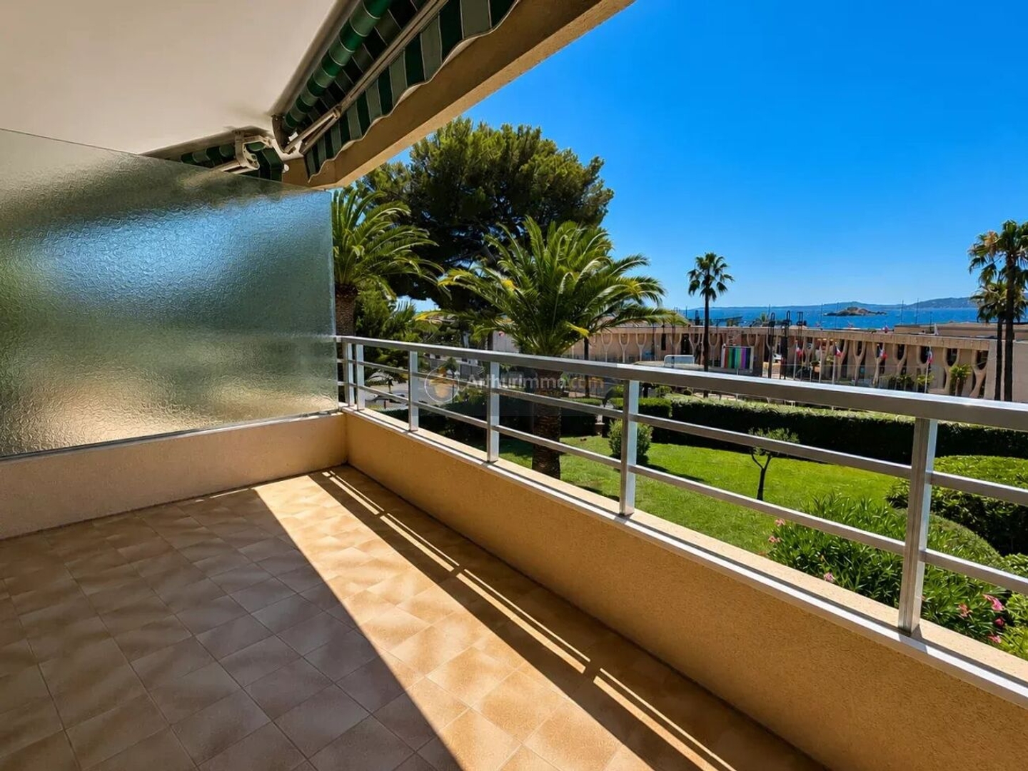 Appartement à vendre - 1 pièce - 30m2 - Saint-Raphaël (83530)