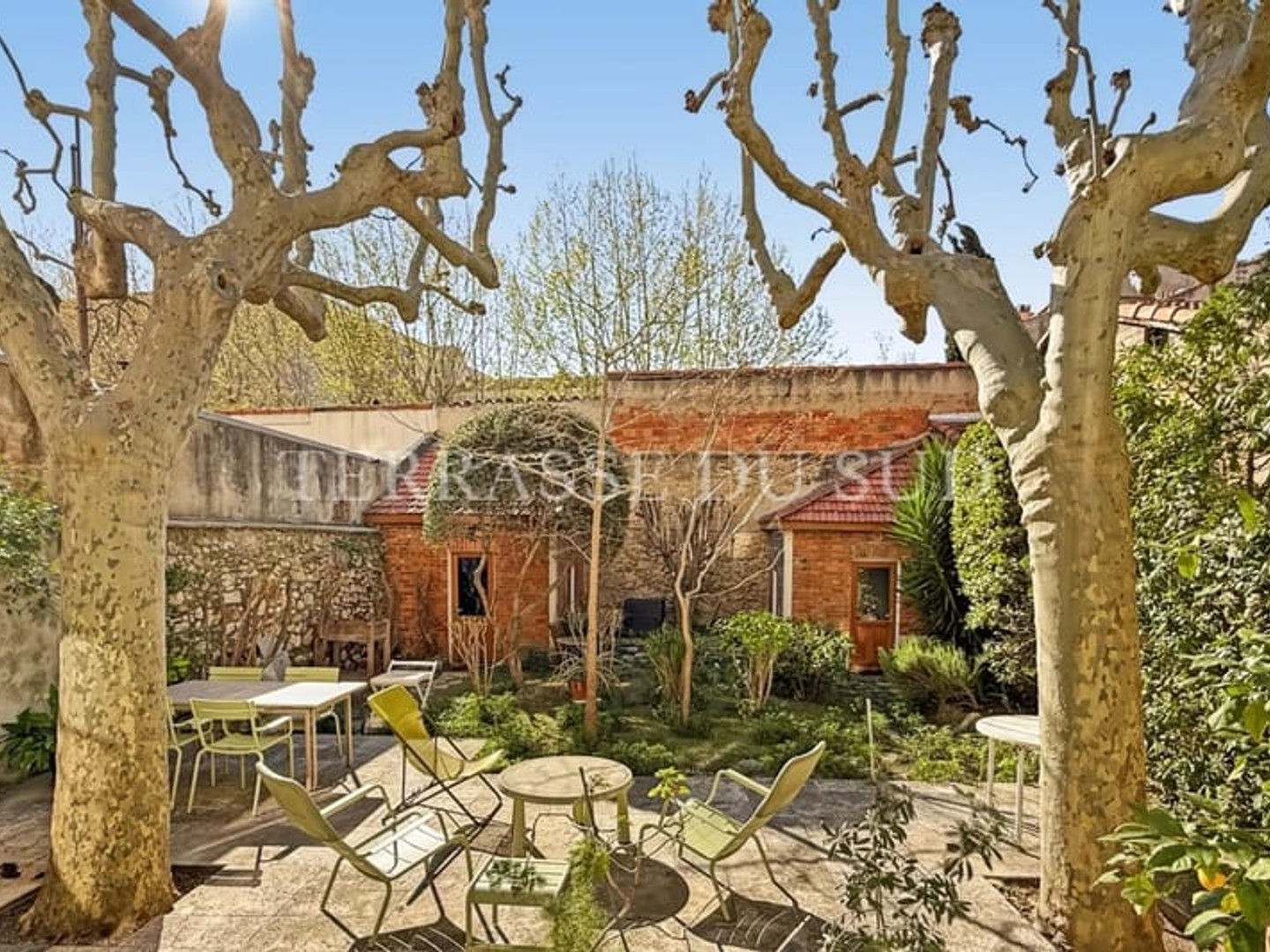 Vente Appartement Bourgeois T4, 118 m2 avec Terrasse, Jardin et Cave - Le Camas - Marseille 5