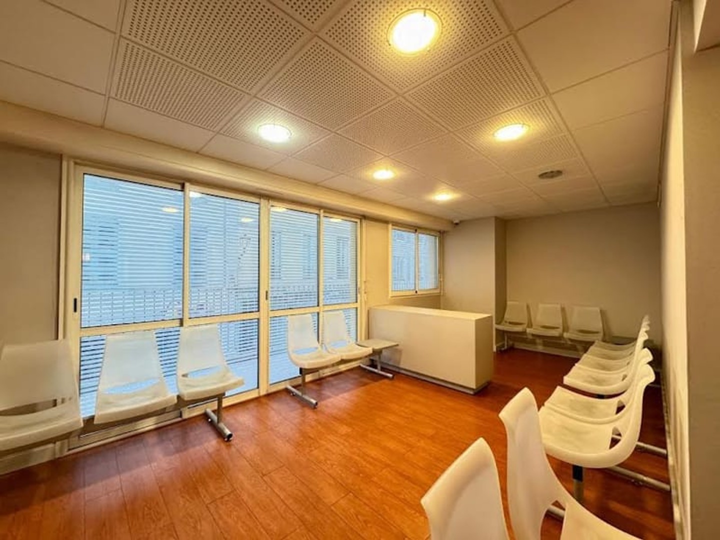 Locaux à vendre - 181m2 - Pau (64000)