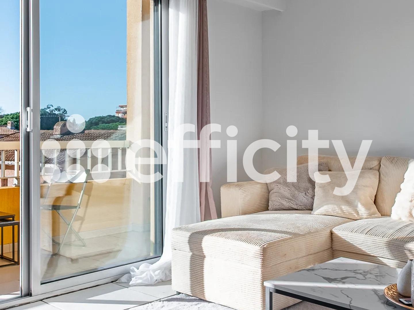 Appartement à vendre - 2 pièces - 44m2 - Fréjus (83600)