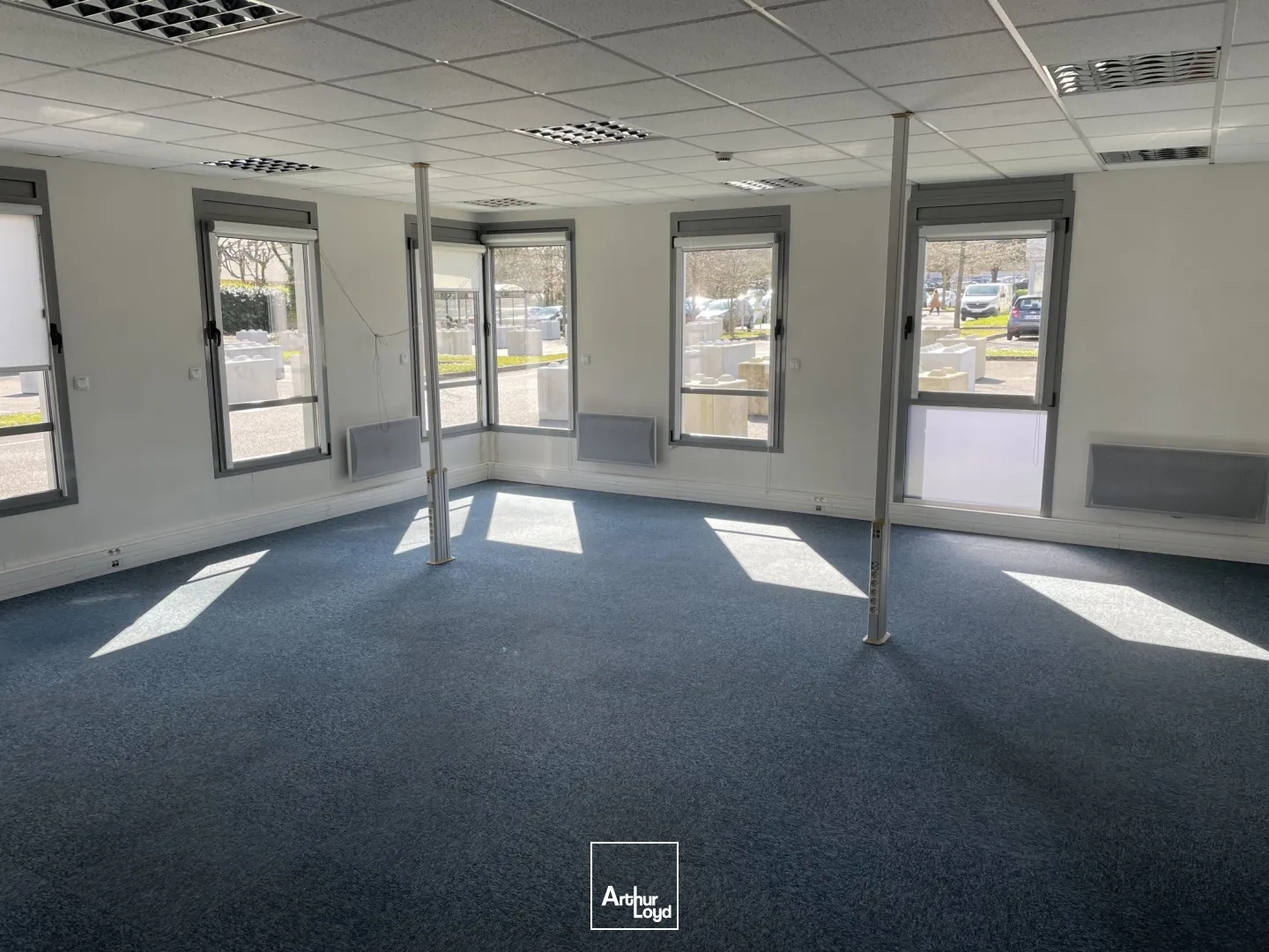 Immeuble à vendre - 964m2 - Saint-Herblain (44800)