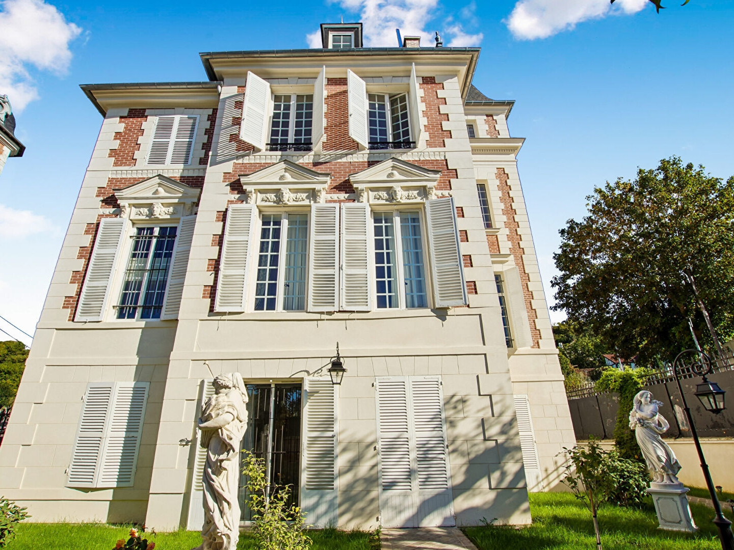 Maison à vendre - 10 pièces - 256m2 - Chennevières-Sur-... (94430)