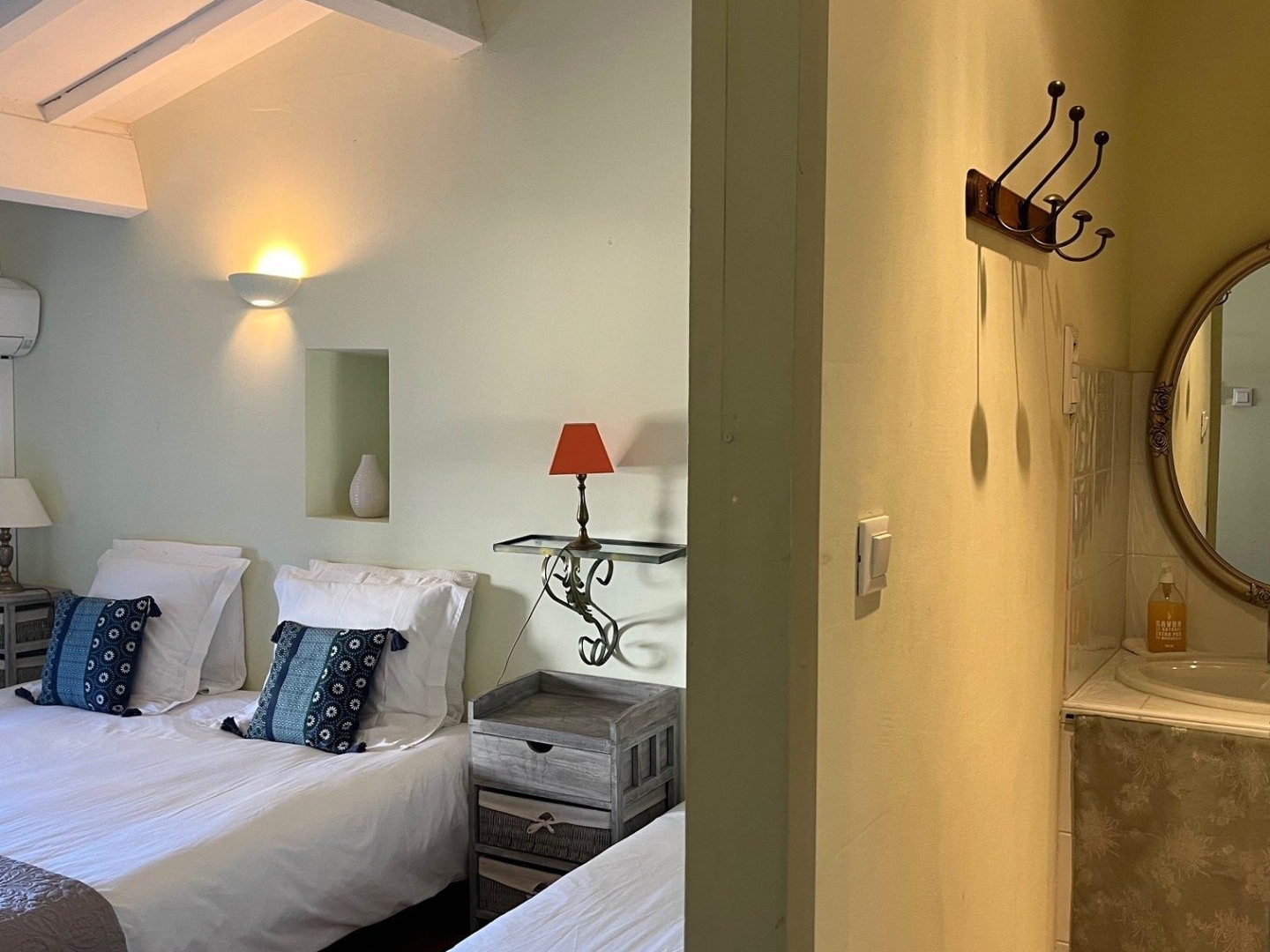 Maison à vendre - 12 pièces - 269m2 - Suze-La-Rousse (26790)