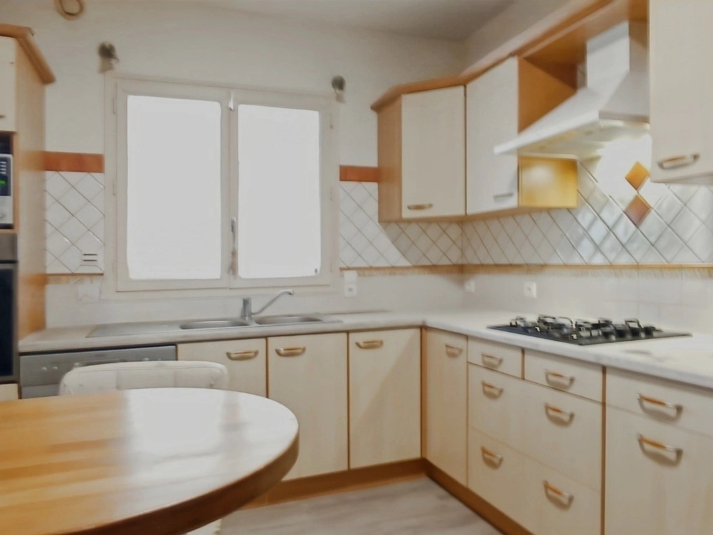 Maison à vendre - 7 pièces - 183m2 - Gennes-Val-De-Loire (49350)