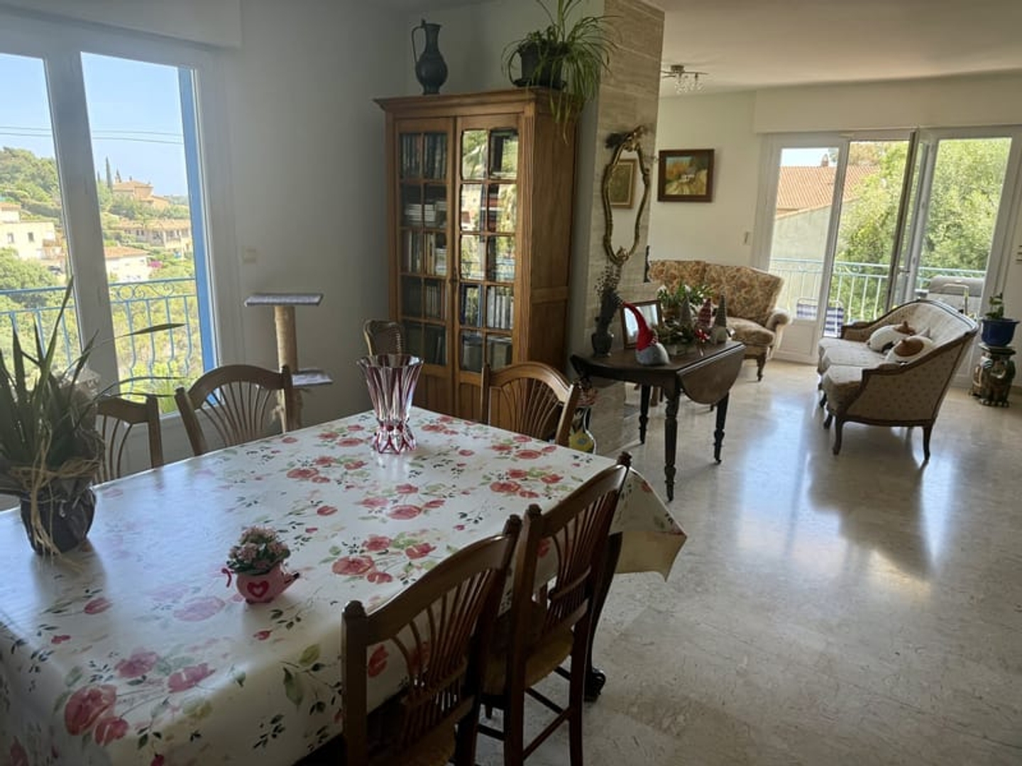 Appartement à vendre - 5 pièces - 127m2 - Saint-Raphaël (83530)