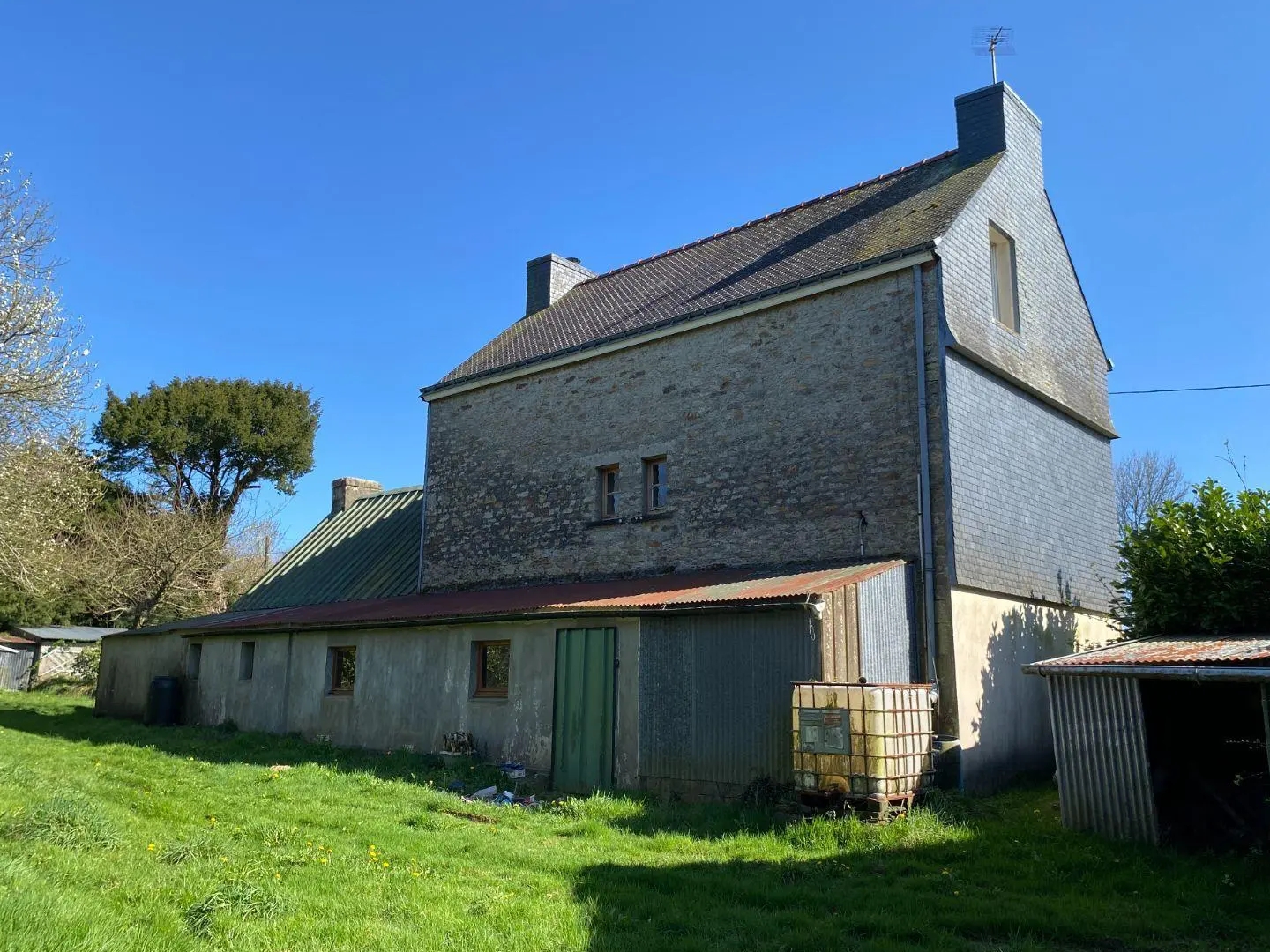Maison à vendre - 5 pièces - 3239m2 - Guiscriff (56560)