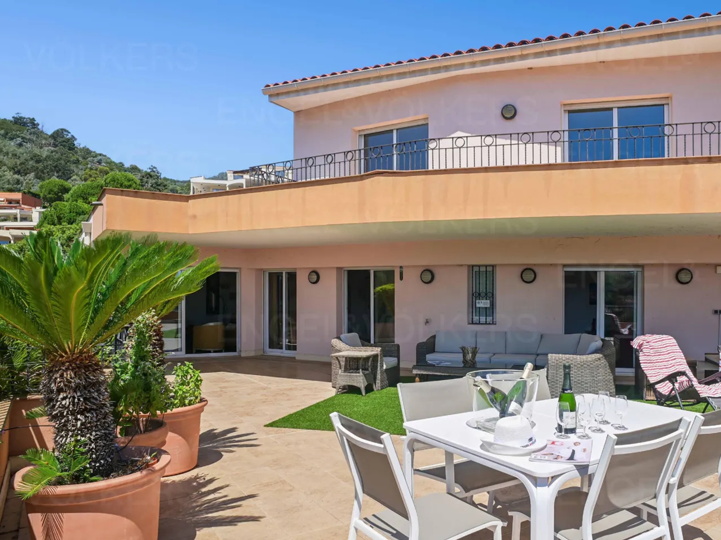 Maison à vendre - 4 pièces - 145m2 - Mandelieu-La-Napoule (06210)