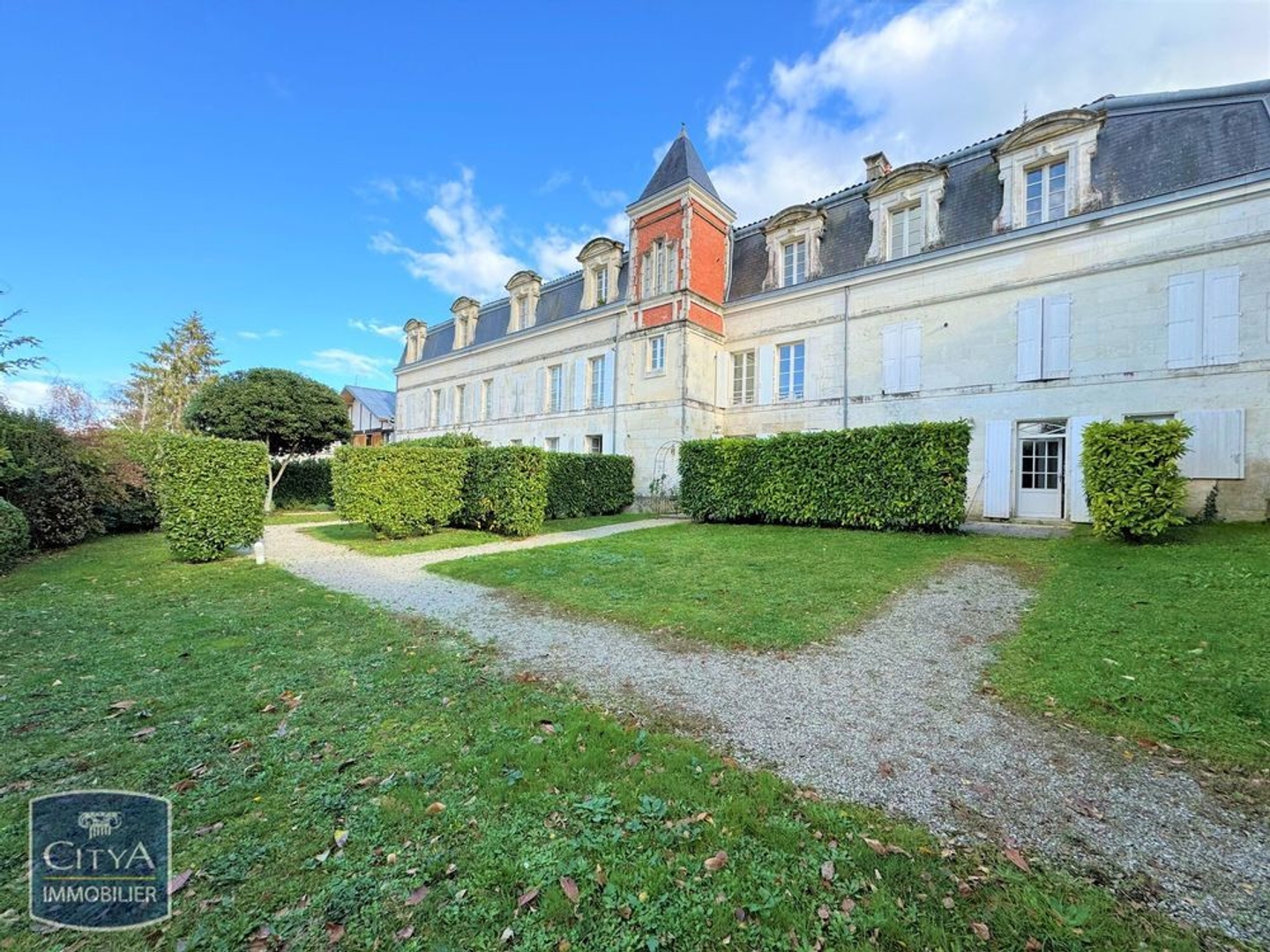Appartement à vendre - 3 pièces - 73m2 - Saintes (17100)