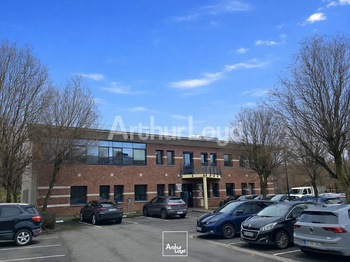 Immeuble de bureaux indépendant de 917 m² à vendre ou à louer - Parkings privatifs - ERP 5 - Métropole lilloise