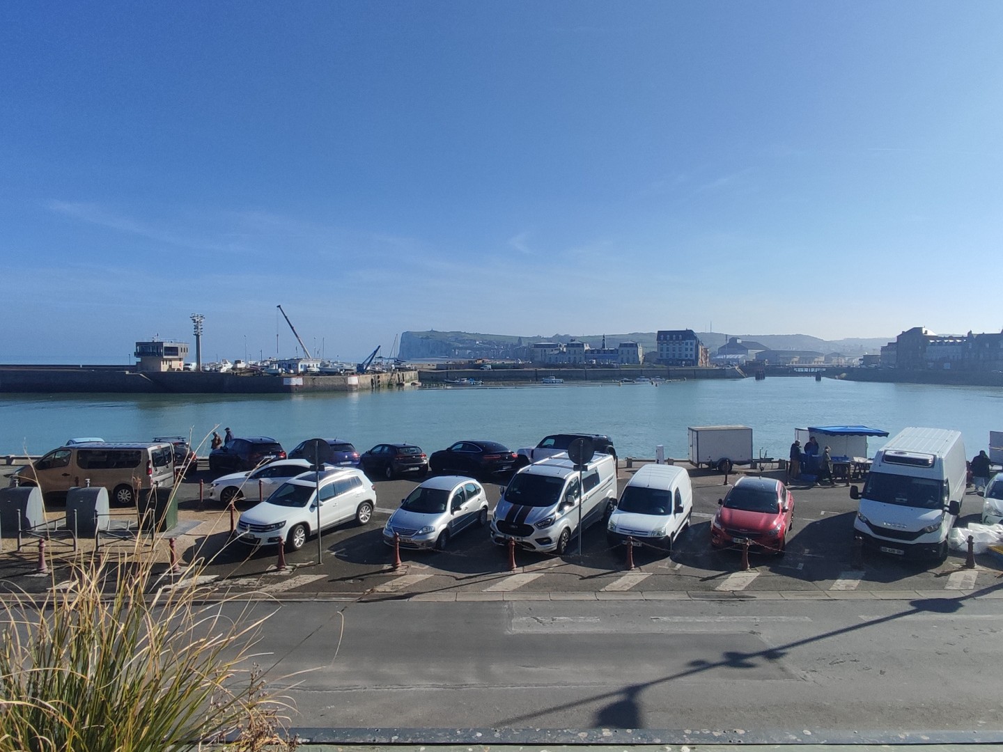APPARTEMENT AVEC VUE SUR LE PORT ET MER