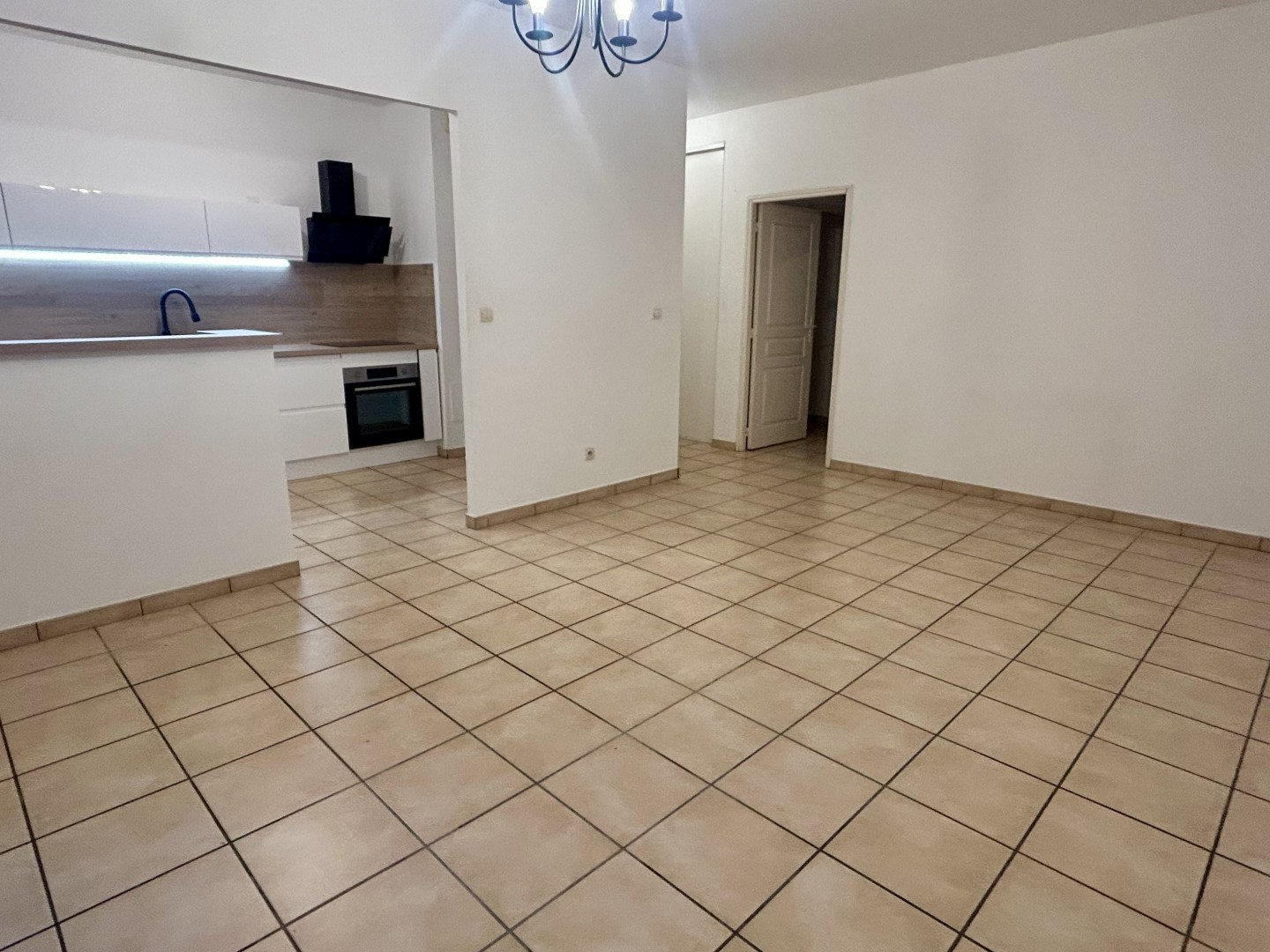Appartement T3 Rez-de-Jardin Lumineux de 66 m2 avec Cave et Place de Parking