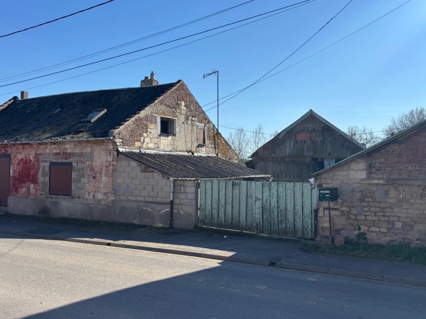 Maison à vendre 8 pièces VADENCOURT (02)