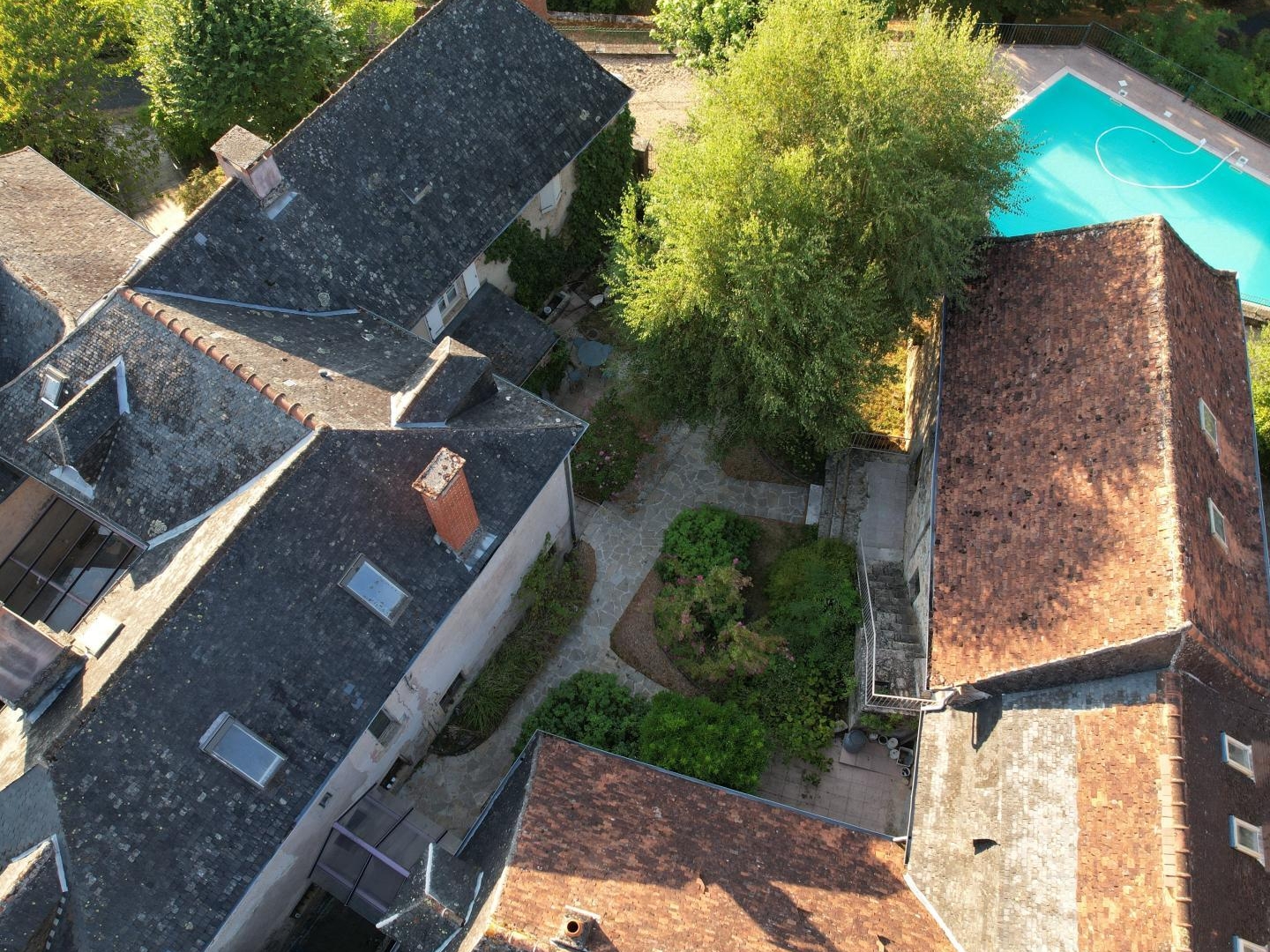 Propriété en pierre Ideale Maison d'hôtes et Résidence d'Artistes avec piscine