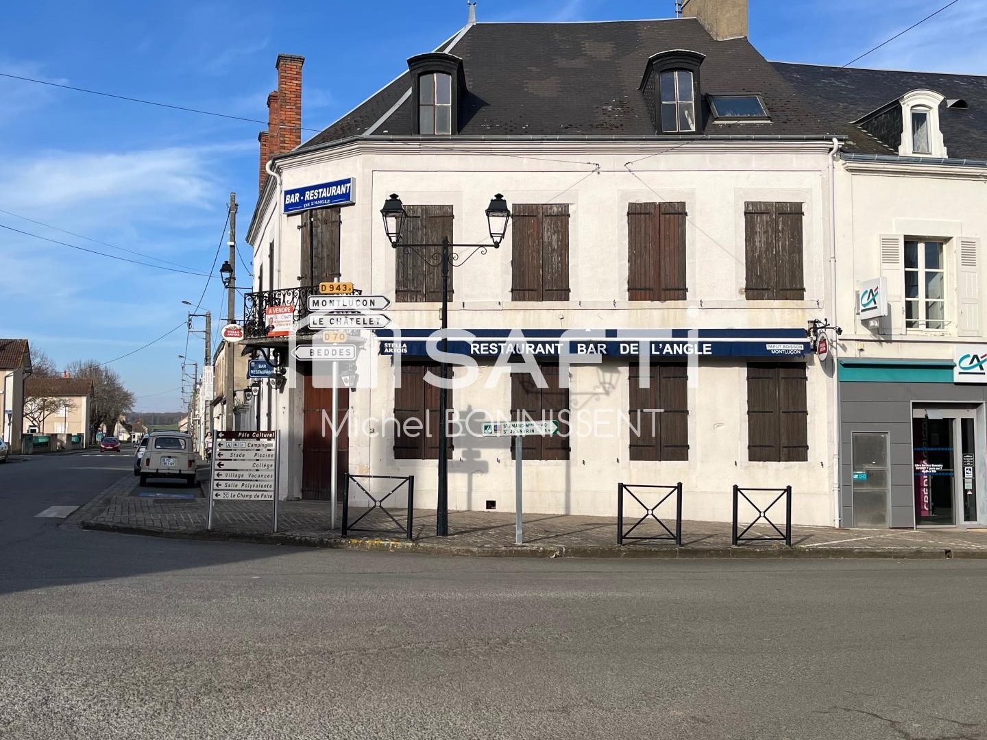 Mur commerciaux et appartement au centre ville de Chateaumeillant