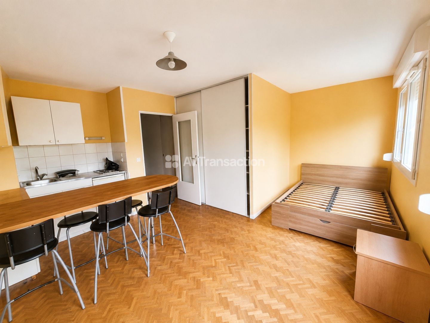 TOTALEMENT LIBRE -Studio 25 m²– Cave –Ascenseur - 