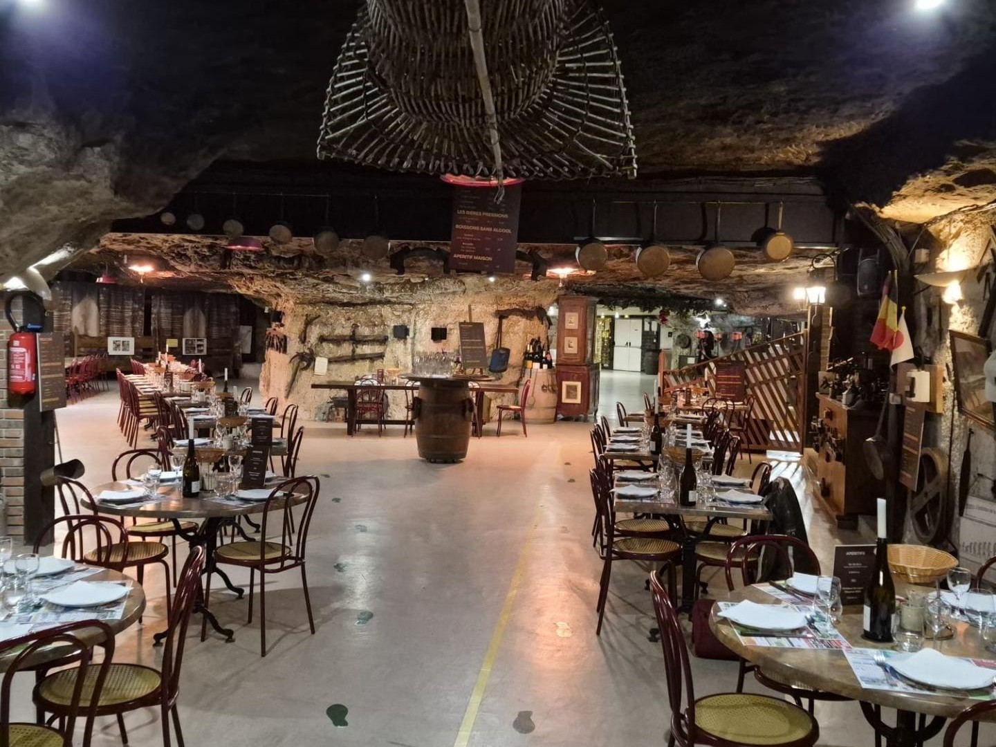 Locaux à vendre - 8 pièces - 1200m2 - Amboise (37400)