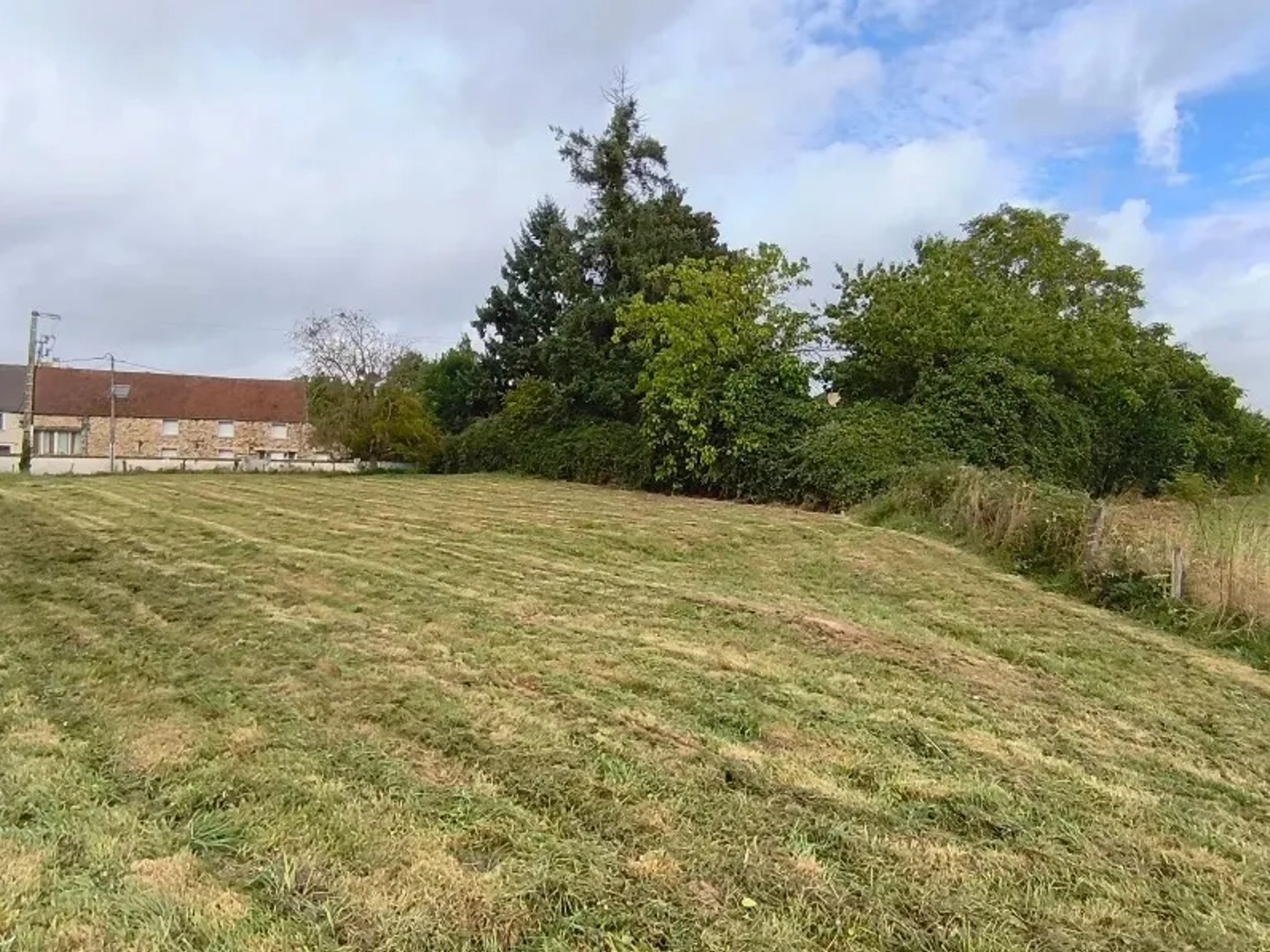Terrain 608 m²