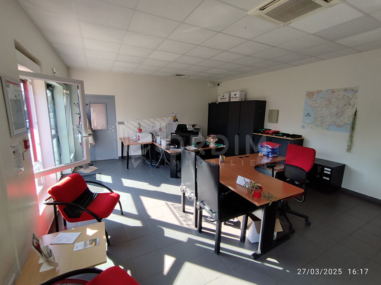 AUXERRE - BATIMENT DE 870M² SUR UNE PARCELLE DE 1856M² DE TER...