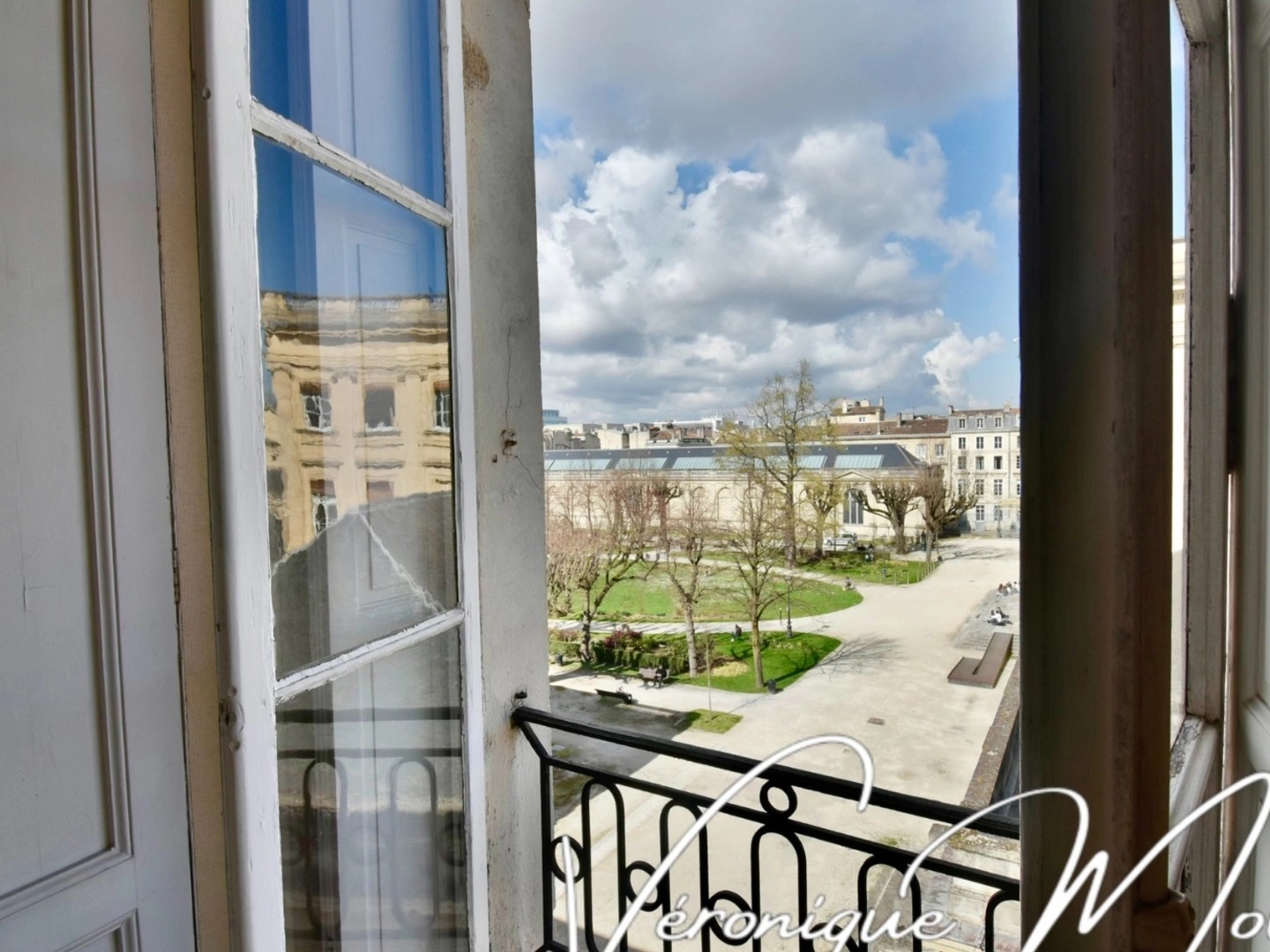 BORDEAUX HÔTEL DE VILLE - AU CALME SANS VIS À VIS !