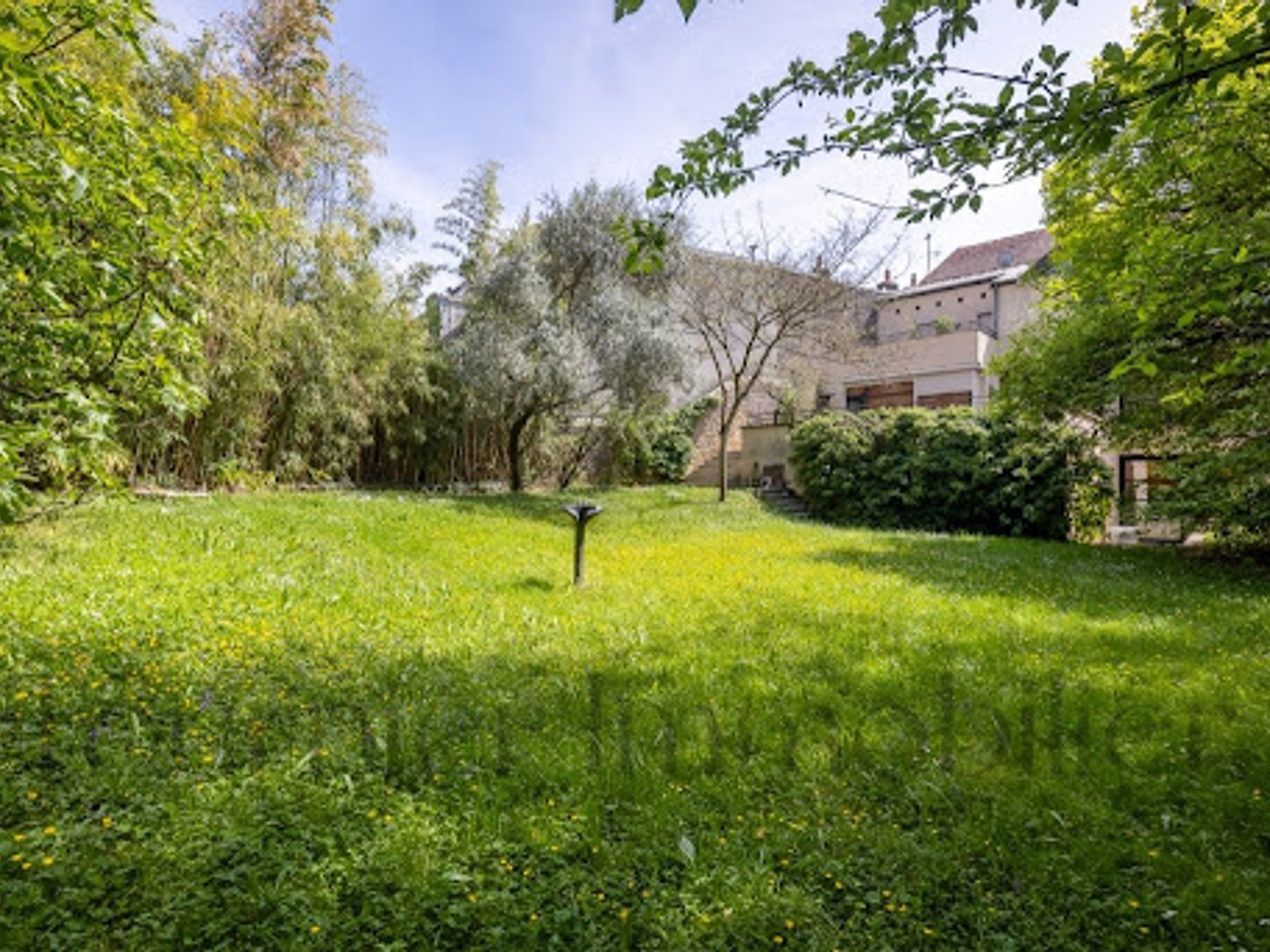 Maison 8 pièces 420 m²