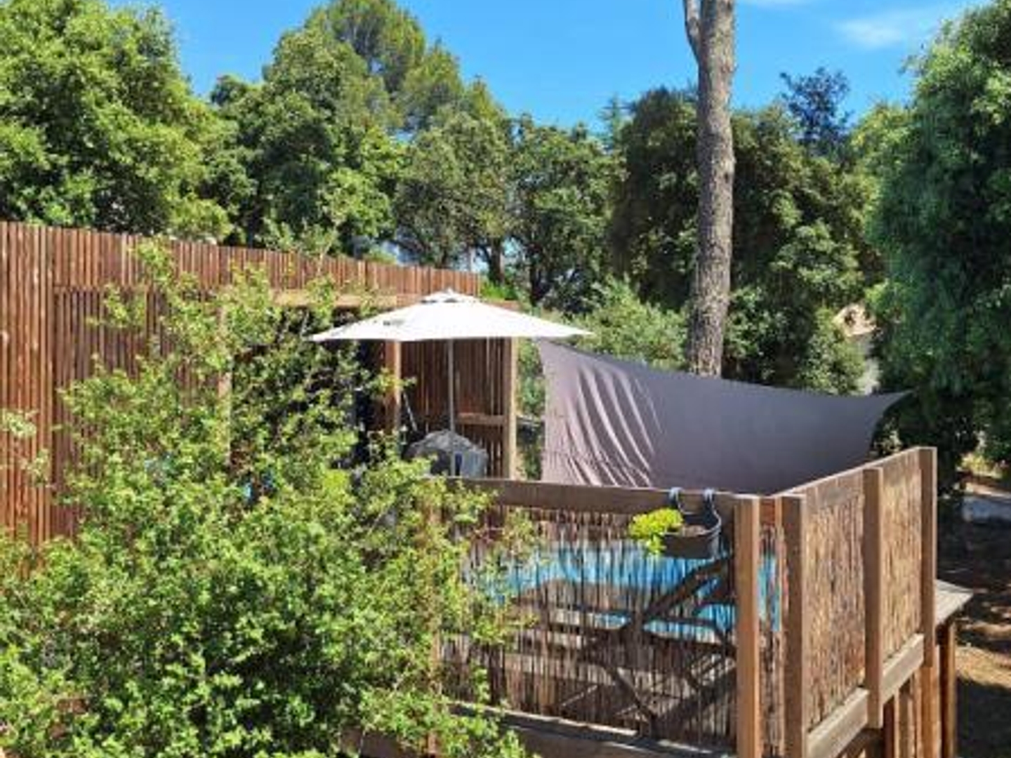 Le Thoronet 1 pièce(s) 20 m2 maisonnette style Tiny House sur un terrain de 335m² avec piscine de 10m3