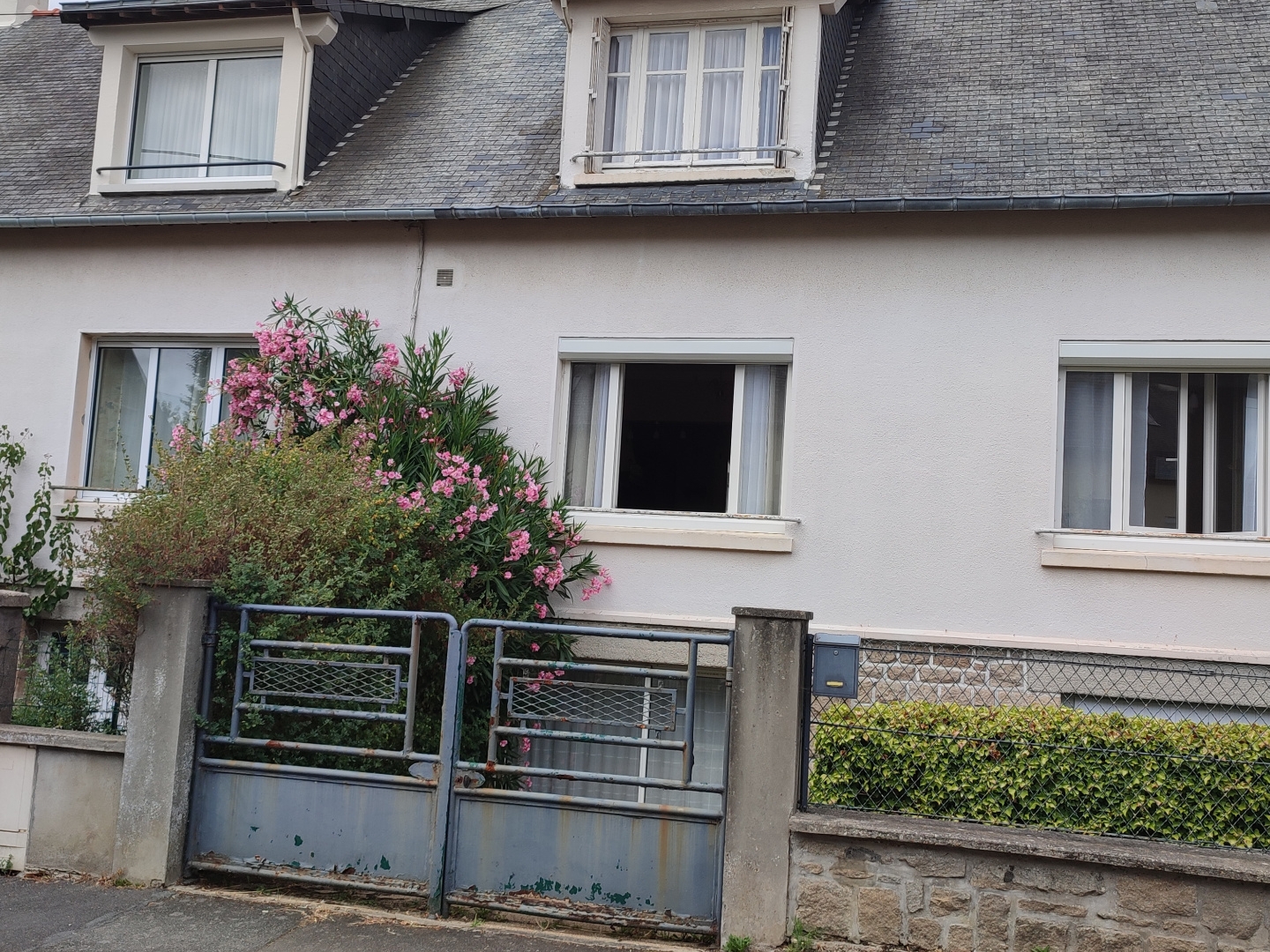 A VENDRE - SOQUET IMMOBILIER - MAISON 3CH AVEC T2 INDEPENDANT A LOUER - DINAN