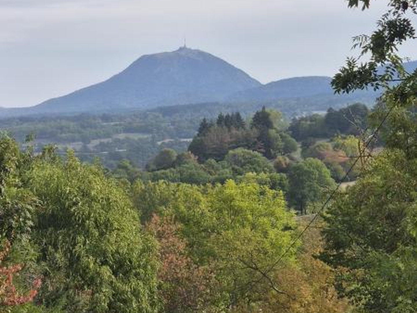 Terrain à vendre - 2177m2 - Saint-Bonnet-Près... (63210)