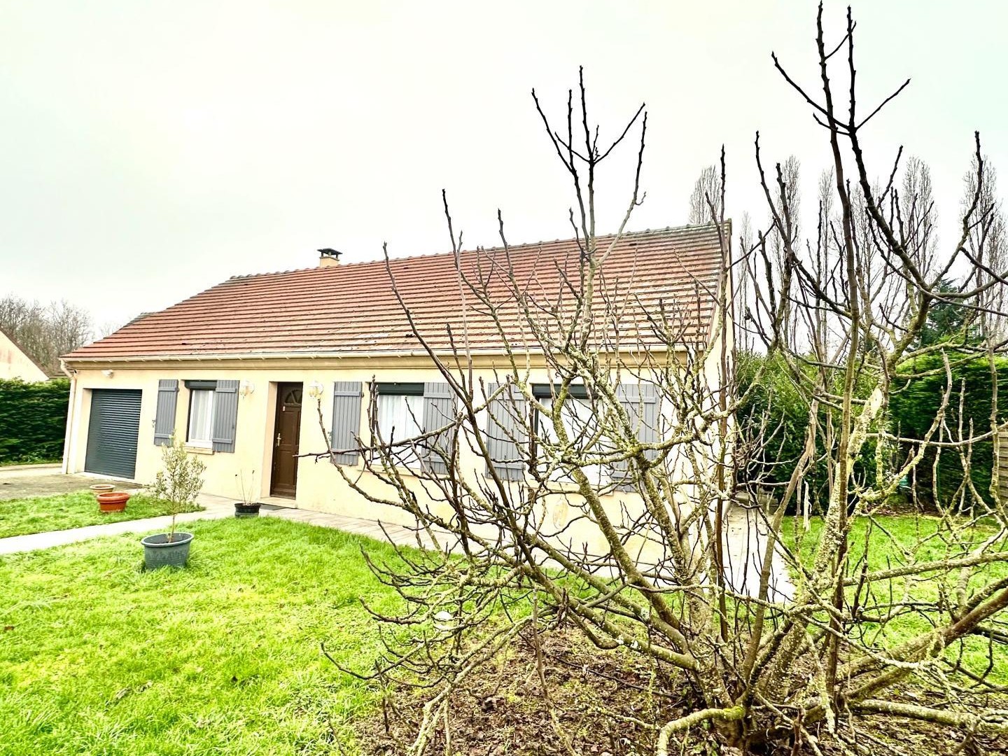 Maison de plain pied sur 1000m2 de terrain clos