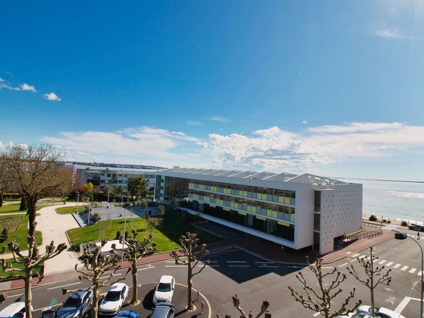 ROYAN – 100 M PLAGE – APPARTEMENT VUE MER