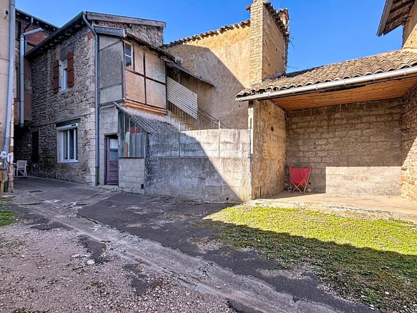 Immeuble à vendre - 312m2 - Bâgé-Le-Châtel (01380)