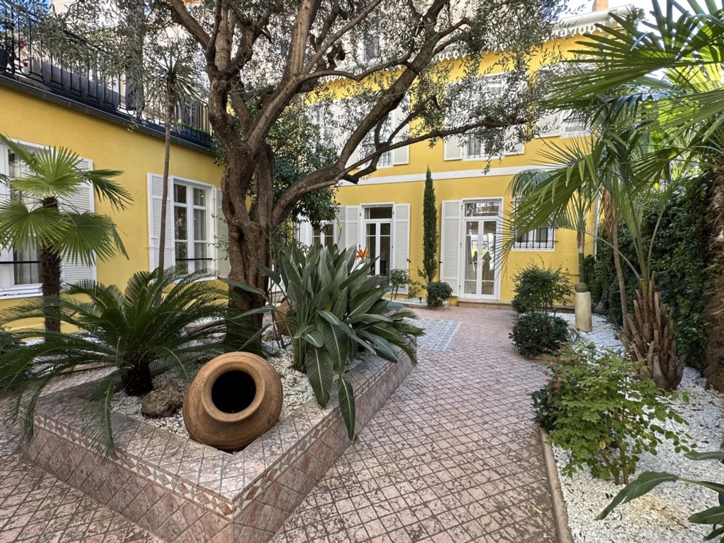 SUPERBE MAISON DE VILLE A QUELQUES PAS DE LA CROISETTE!