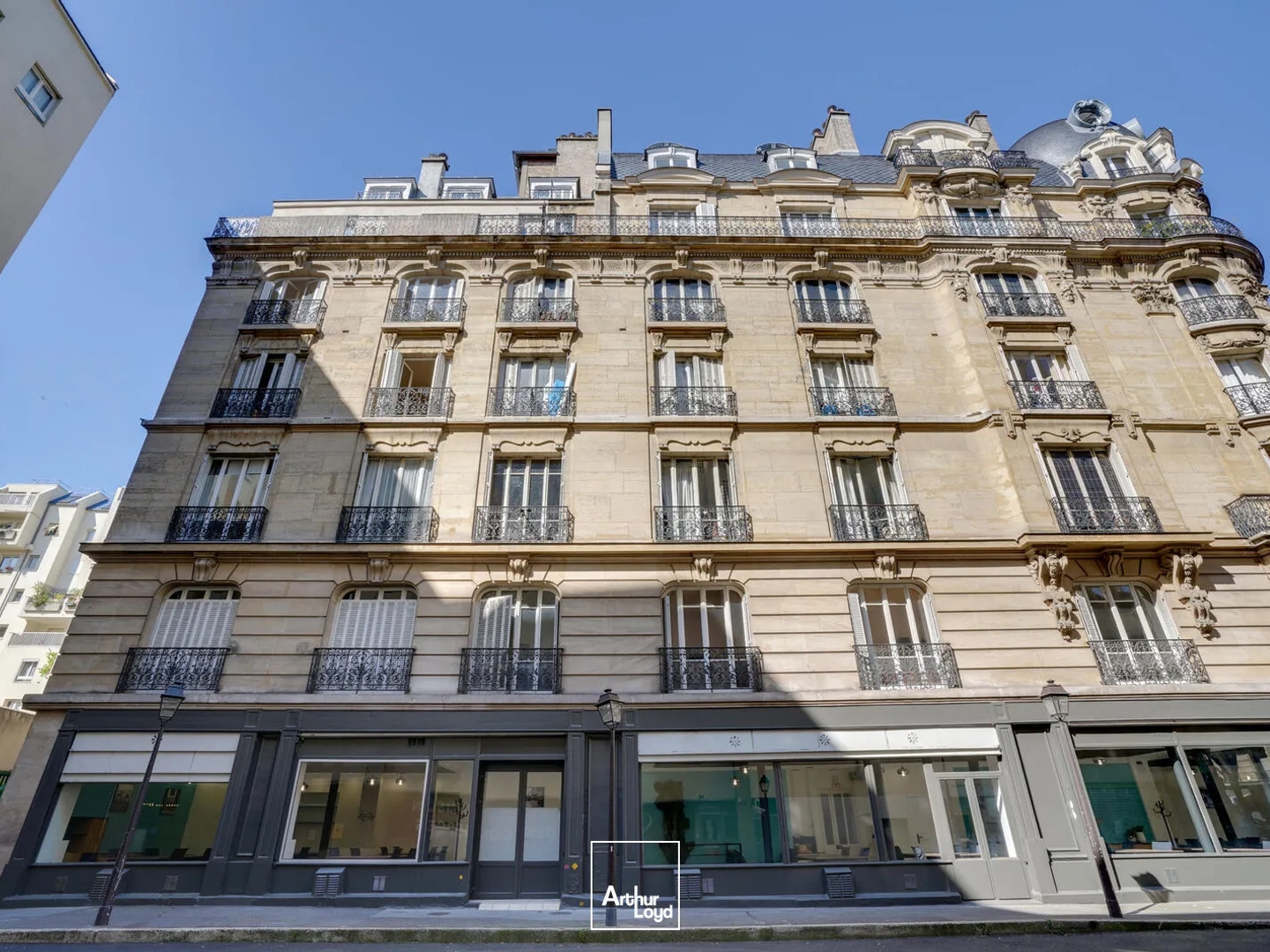 Bureaux opérés Paris 3 - 390 m² privatifs en rez-de-chaussée, 58 postes, rue Beaubourg, disponible immédiatement