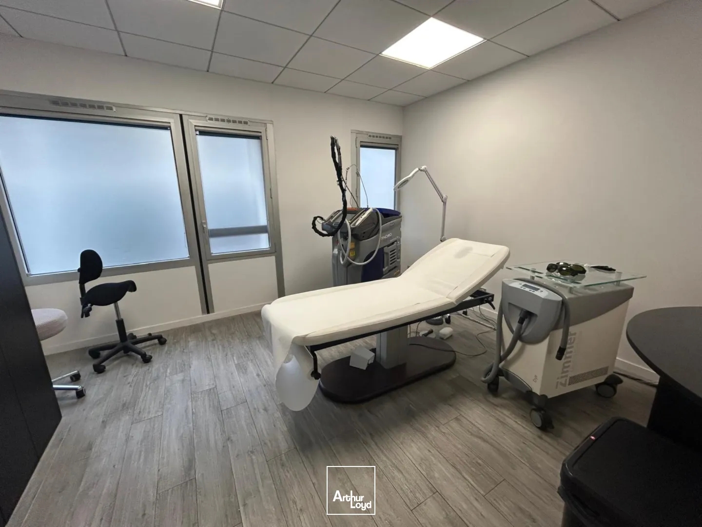 Bureaux à vendre - 295m2 - Marseille 8e (13008)