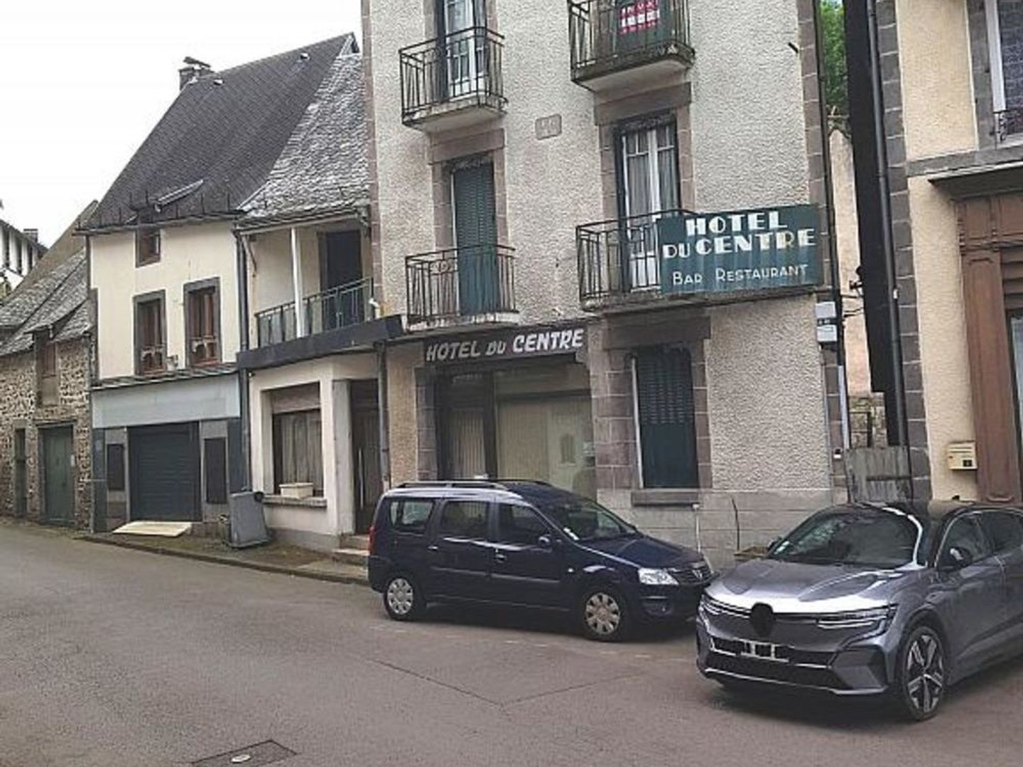 IMMEUBLE HOTEL À RENOVER- TRANSFORMER ....