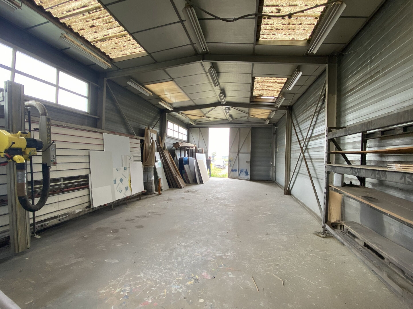 Local industriel 245 m²