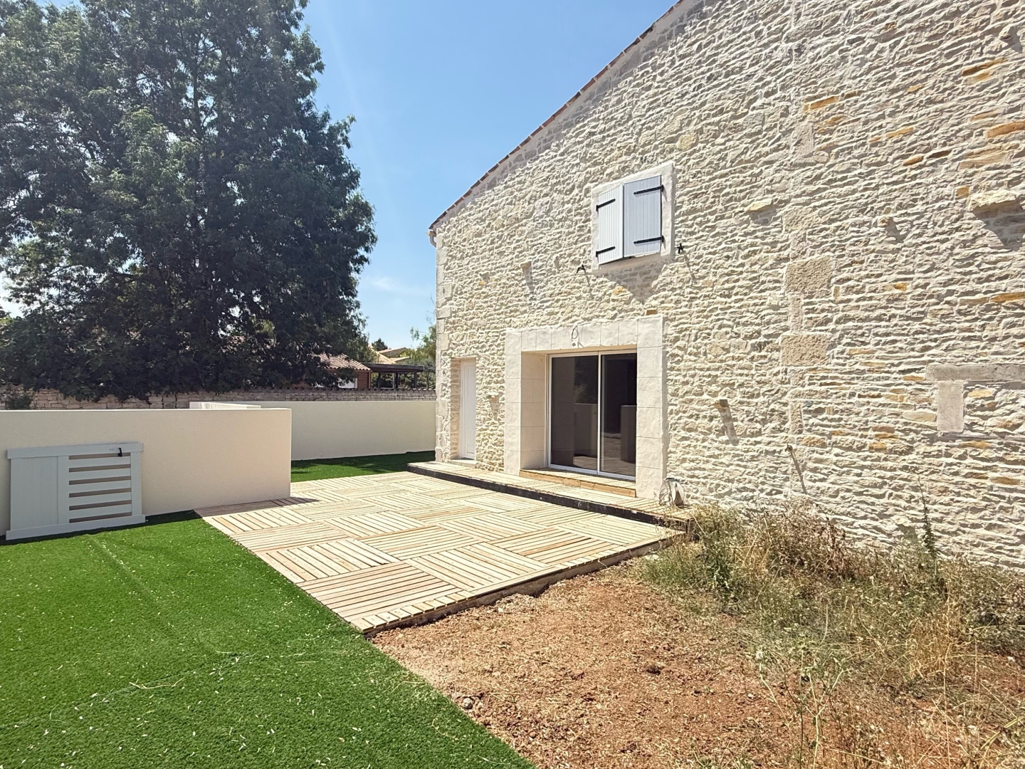 MAISON EN PIERRE ENTIEREMENT RENOVEE