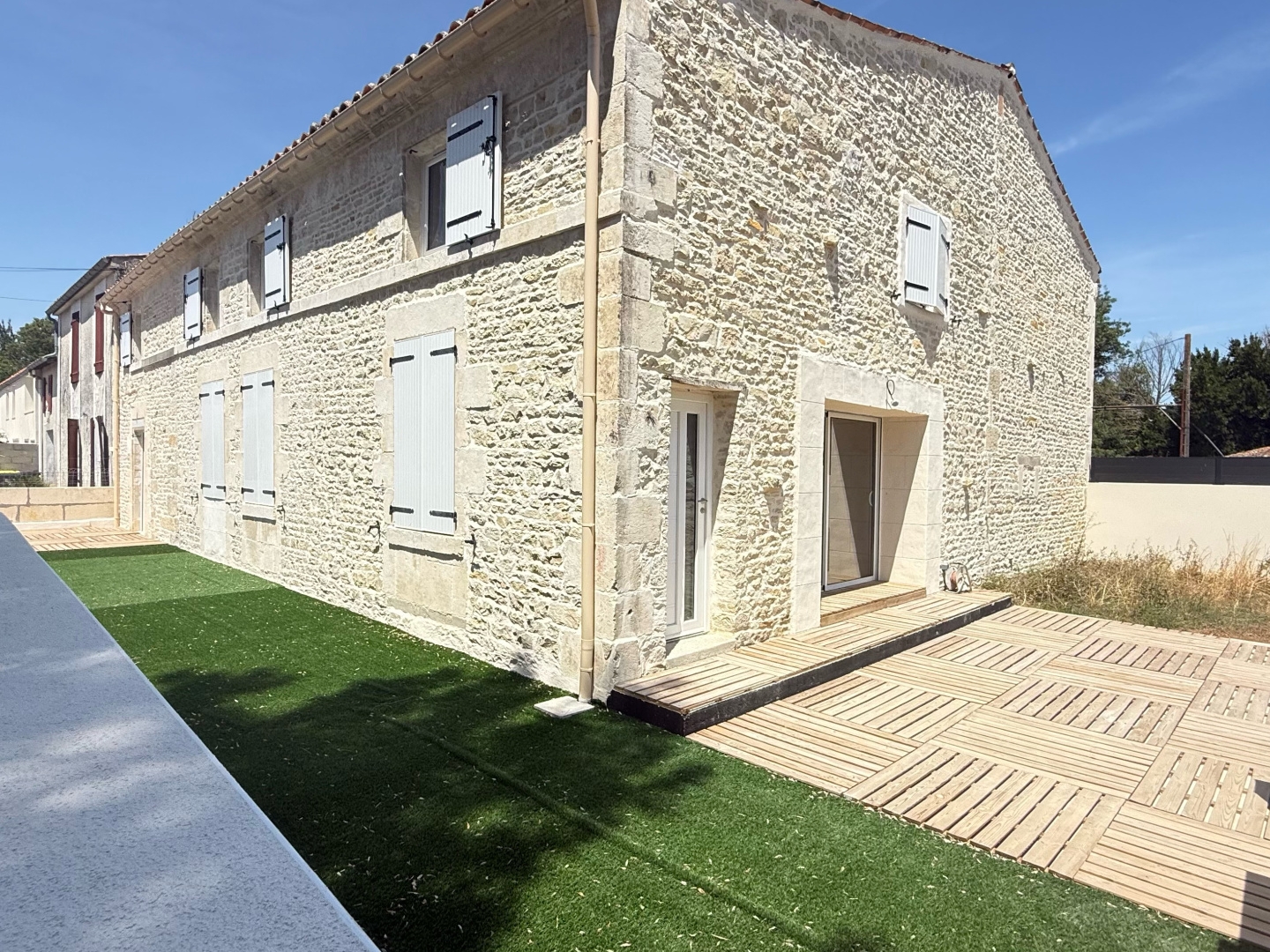 Maison à vendre - 7 pièces - 150m2 - Vallans (79270)