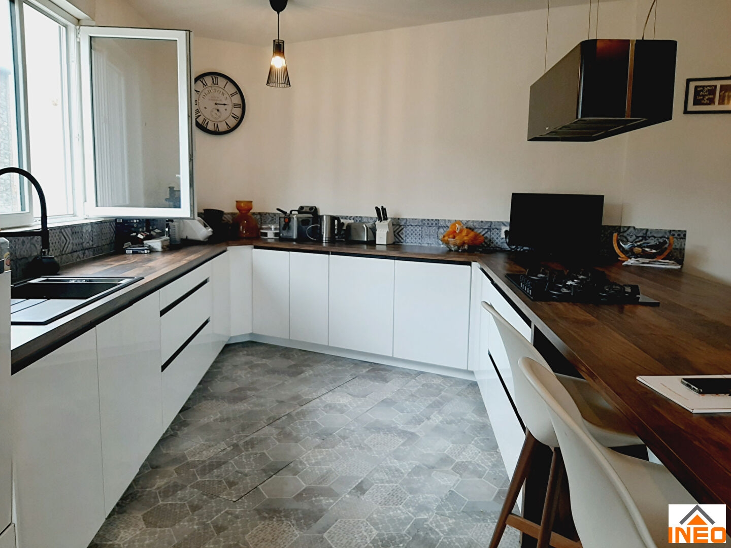 Maison à vendre - 6 pièces - 245m2 - Montreuil-Le-Gast (35520)
