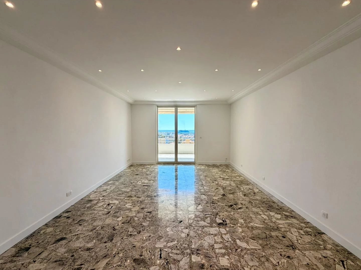 Appartement à vendre - 4 pièces - 130m2 - Cannes (06400)