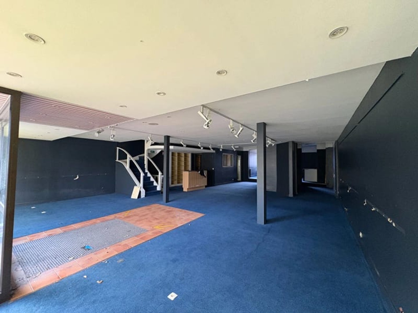 Immeuble à vendre - 487m2 - Lillebonne (76170)